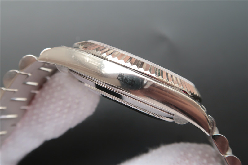 N廠Rolex勞力士DAY-DATE星期日歷型228239白盤四格紋羅馬字釘復刻表