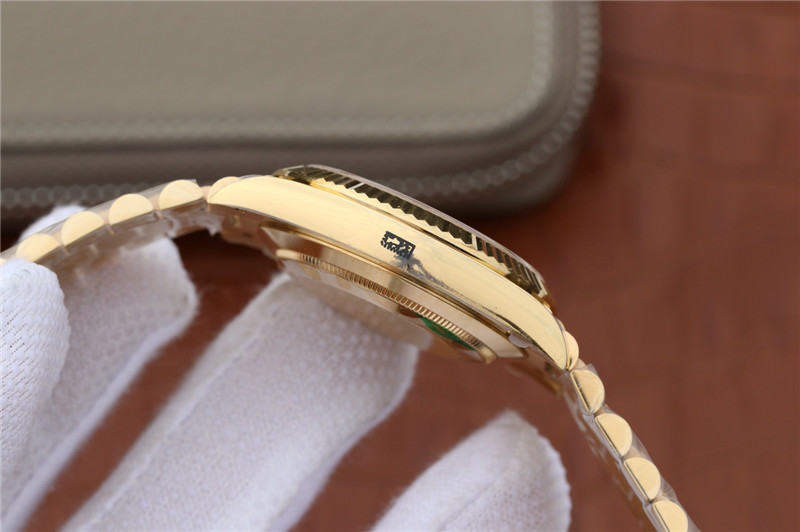 N廠Rolex勞力士DAY-DATE星期日歷型m228238-0008白盤斜格紋條釘復刻表