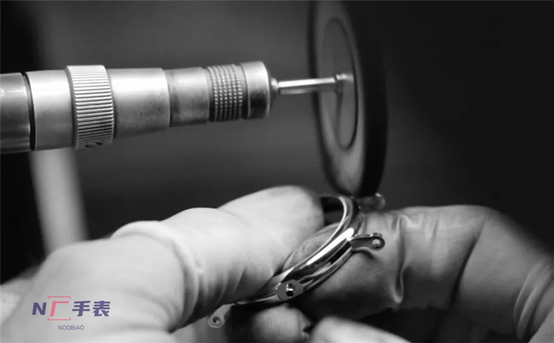 花幾千塊錢保養(yǎng)手表有用嗎