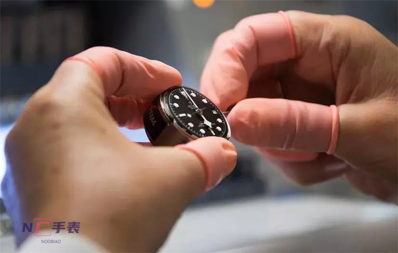 花幾千塊錢保養(yǎng)手表有用嗎