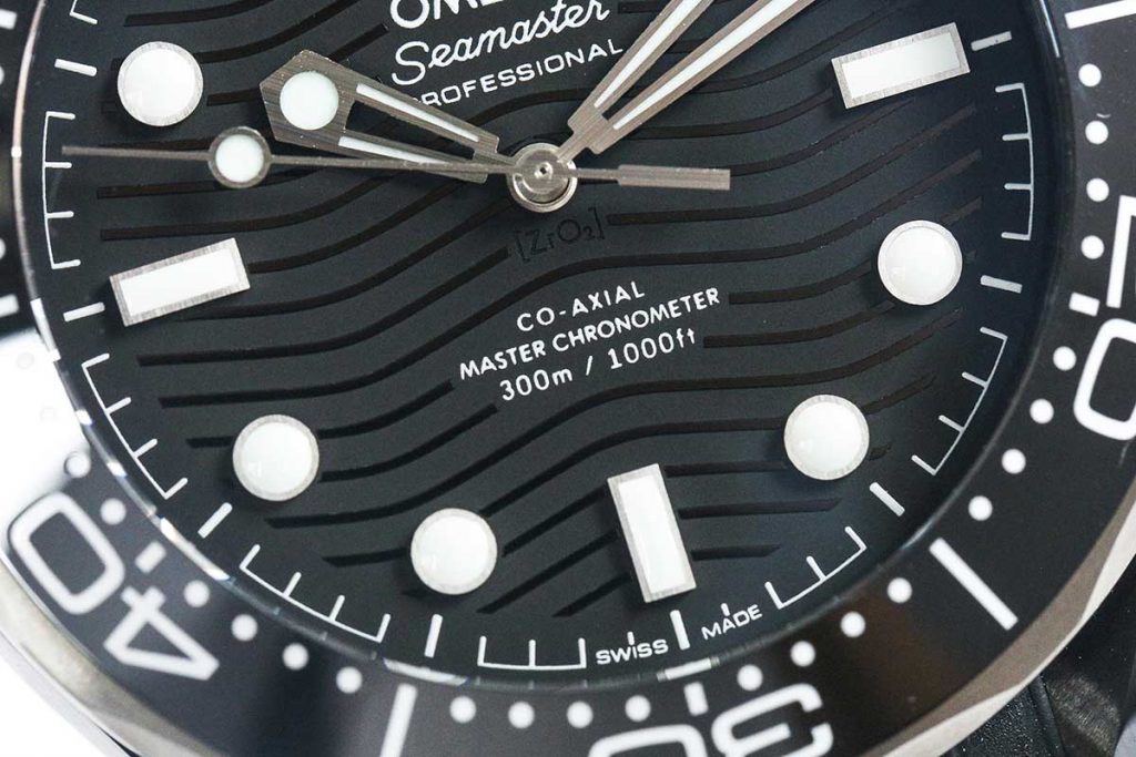 VS廠歐米茄海馬系列300M黑暗騎士復刻腕表評測-陶瓷表殼復刻