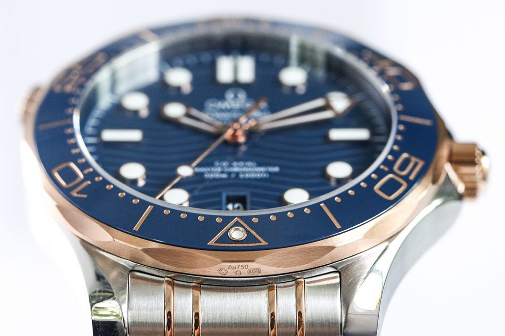 VS廠復刻版歐米茄海馬系列300米陶瓷藍圈藍面間玫腕表做工究竟如何
