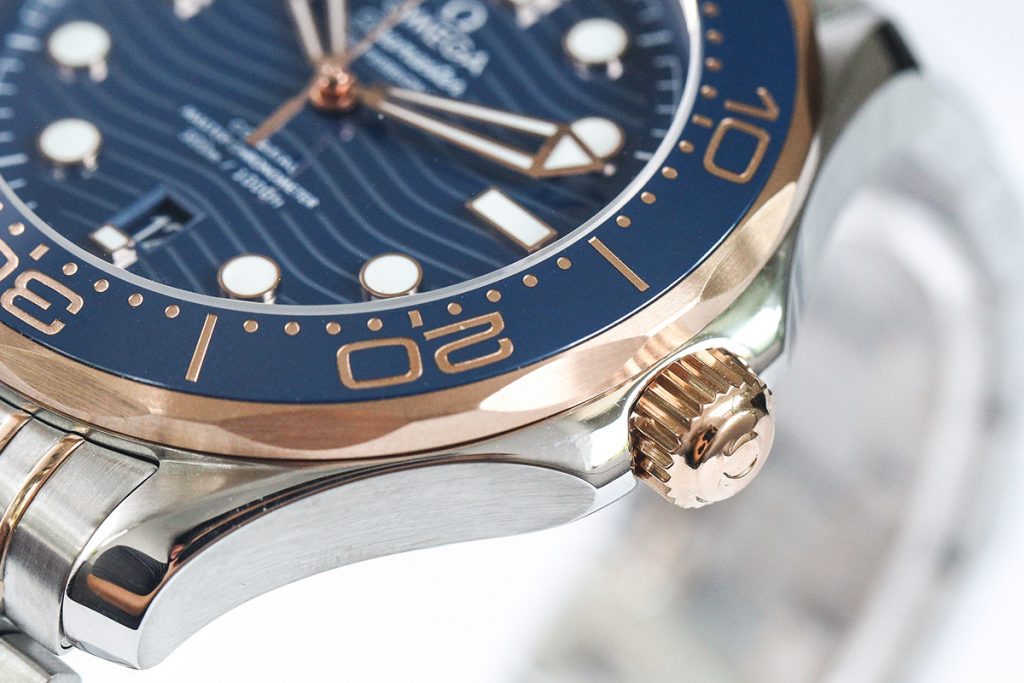 VS廠復刻版歐米茄海馬系列300米陶瓷藍圈藍面間玫腕表做工究竟如何
