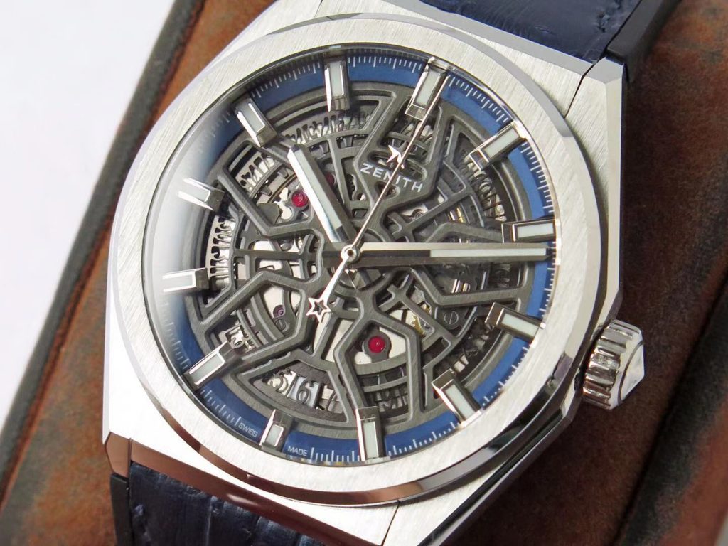 真力時DEFY Skyline首次采用漸變綠