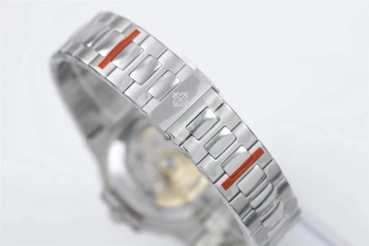 Green廠百達翡麗鸚鵡螺5726年歷對比正品如何