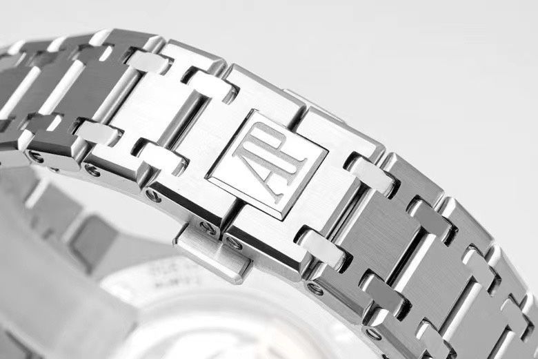 ZF廠愛彼皇家橡樹系列煙熏藍珠光面復刻腕表值得入手嗎