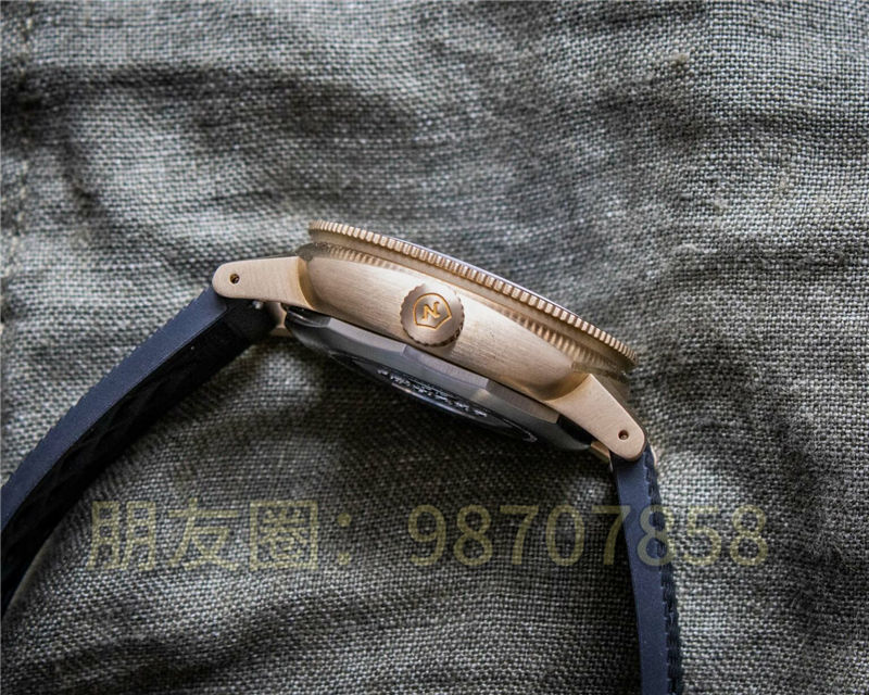 Nivada Grenchen Depthmaster 青銅“吃豆人”手表