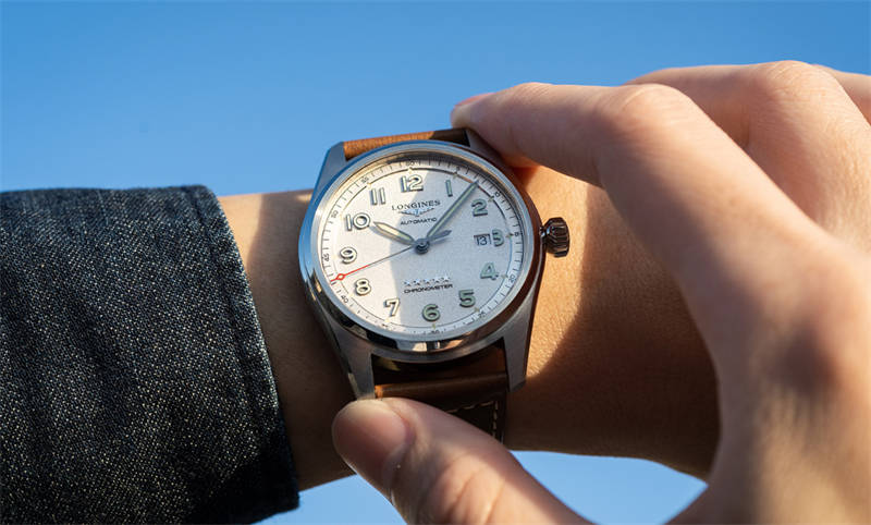 歐米茄超霸、豪雅卡雷拉和CL Guinand奧林匹克俱樂部懷表