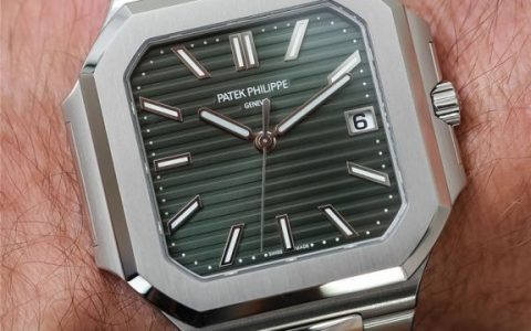 手腕上的百達翡麗 Cubitus 5821A 精鋼腕表